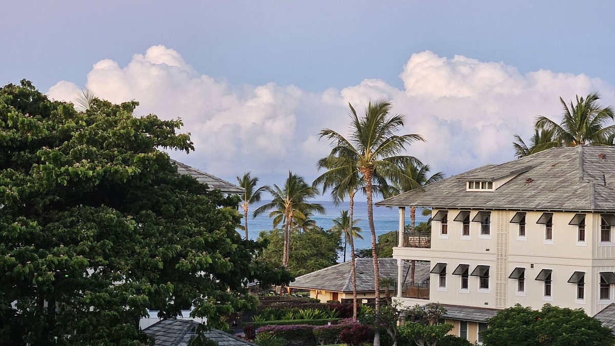 Waikoloa Condo | Luxurious Kolea Penthouse with direct access to Anaehoʻomalu Beach.
