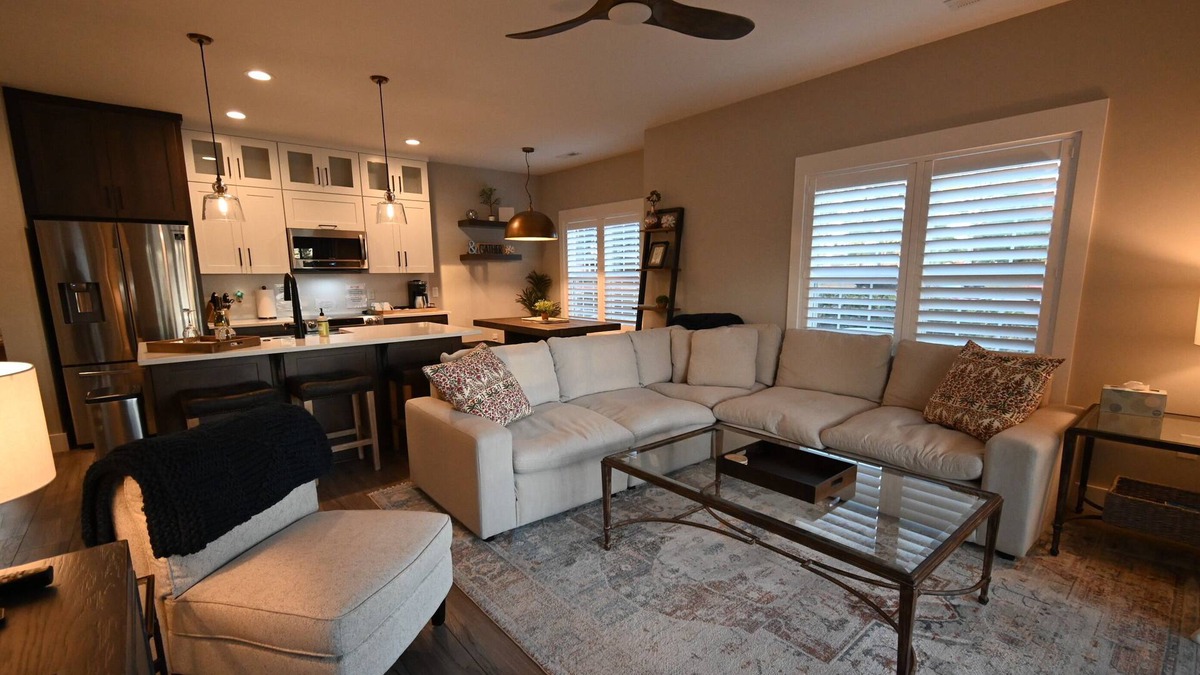 Leland Condo | Luxurious Life on the Green - Newly Renovated