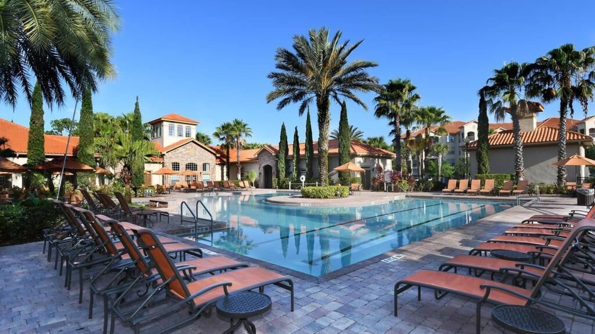 Reunion Condo | Luxurious Living at Your Fingertips with King bed