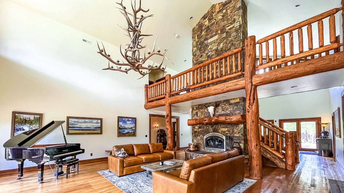 Marion Cabin | Luxurious Lodge cabin on private Airstrip