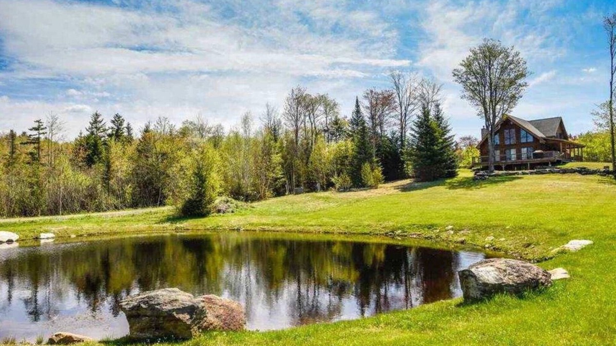 Wilmington House | Luxurious log home with stunning views