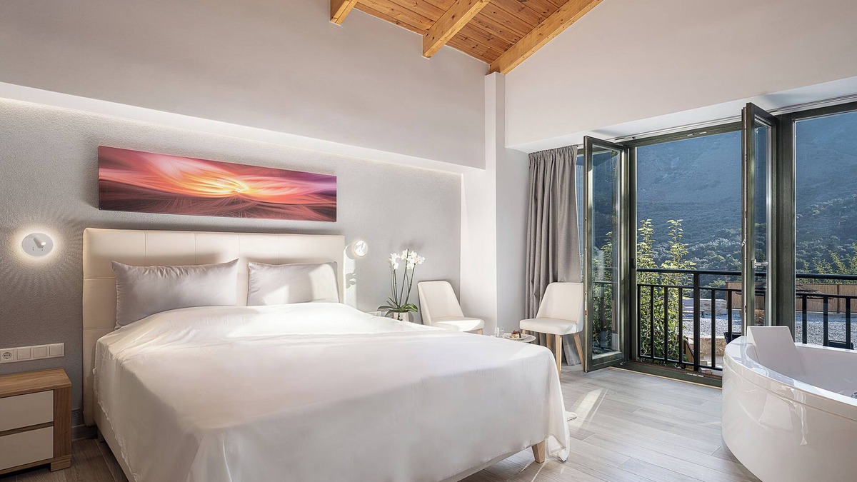 Kournas House | Luxurious love nest with whirlpool and heated pool