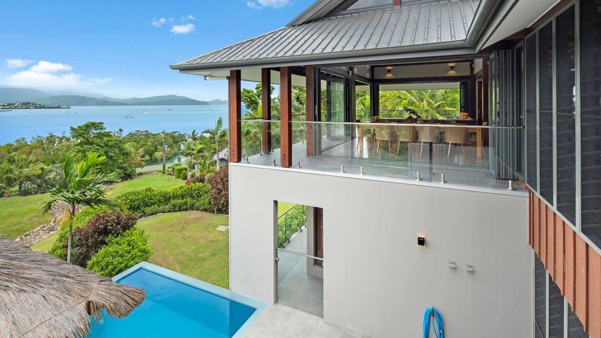 Mandalay House | Luxurious Mansion Retreat
