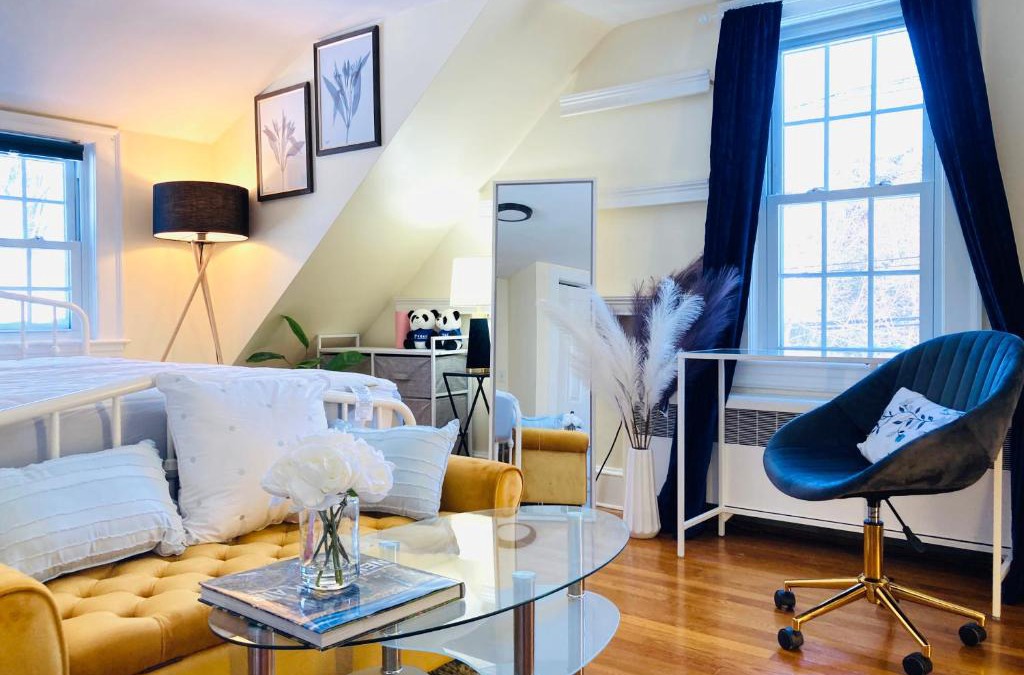 Framingham House | Luxurious Master Bedroom w/ 4K 65” TV, Netflix, Desk for Work & Makeup