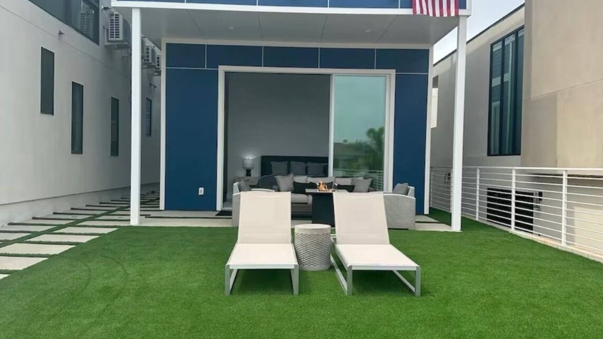 Point Loma Heights Apartment | Luxurious Master Suite in iconic Ocean Beach