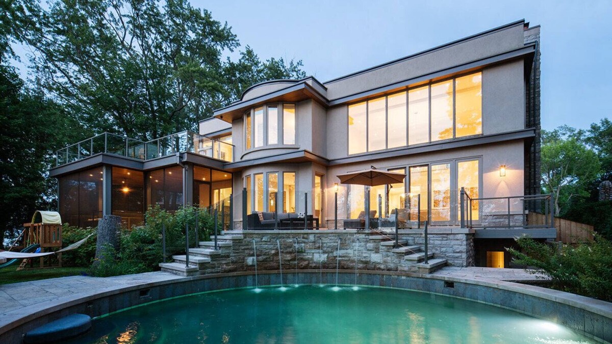 Innisfil House | Luxurious masterpiece on the lake.