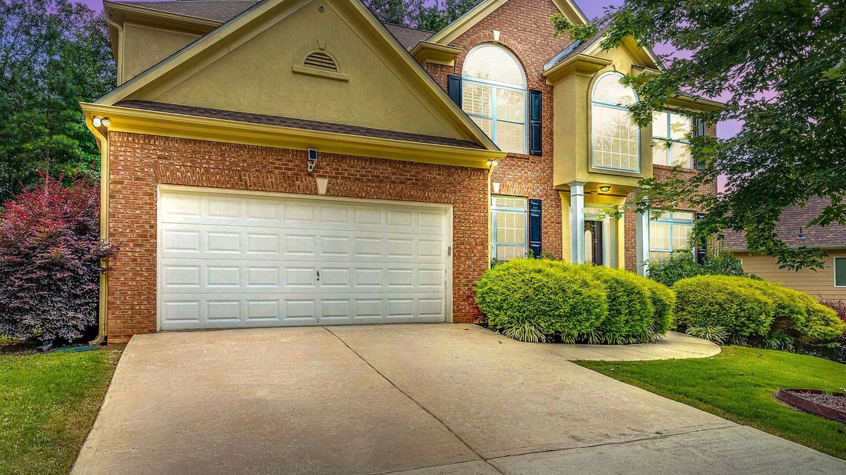 Atlanta House | Luxurious Mini Mansion
