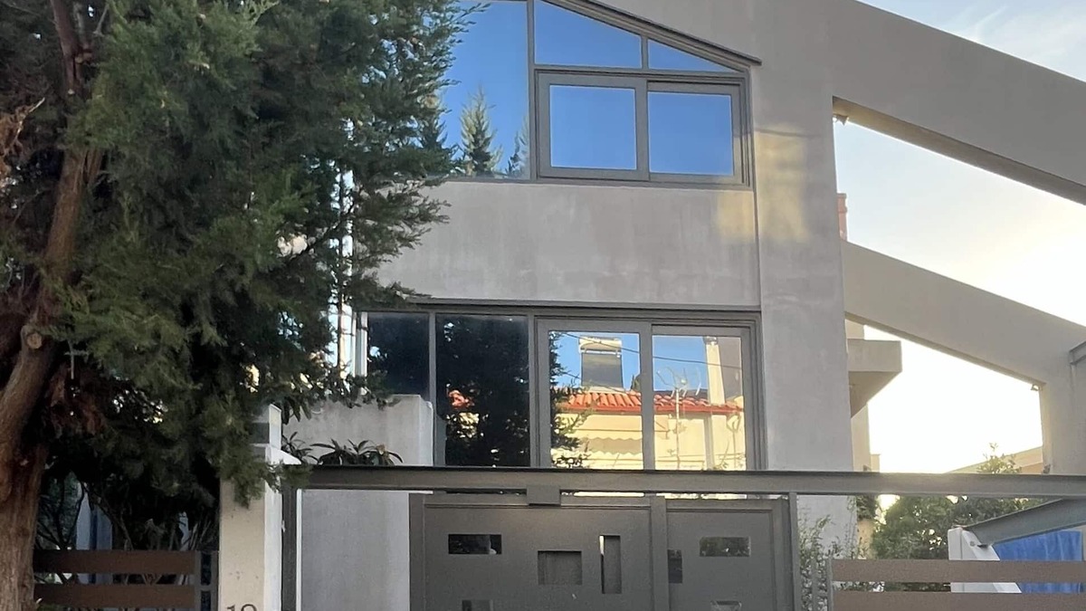 Bouvet Island Villa | Luxurious, minimal design house with garden in the Maroussi district!