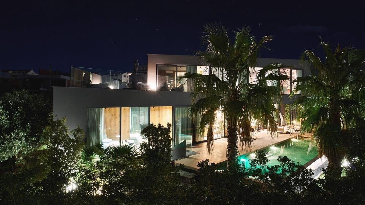 Novalja Villa | Luxurious modern 5-bed Villa w/private pool, landscaped garden, sauna & gym