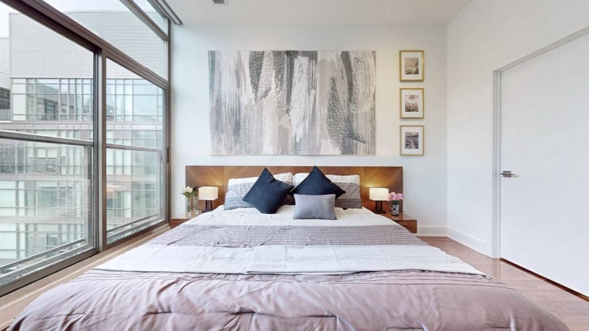 Fort York Condo | Luxurious, modern and convenient lake shore condo on penthouse floor