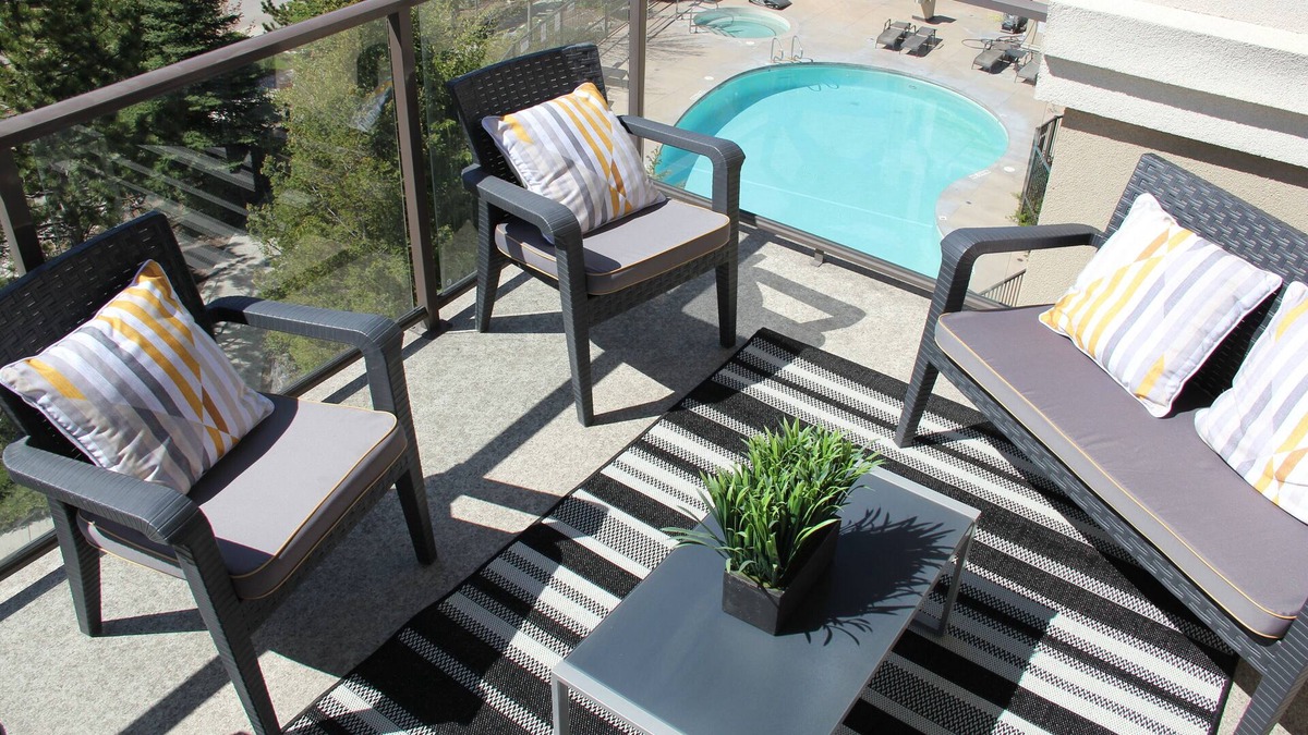 Quail Ridge Condo | Luxurious Modern Pool-View 2/Bedroom 2/Bath Condo At Pinnacle Pointe Resort