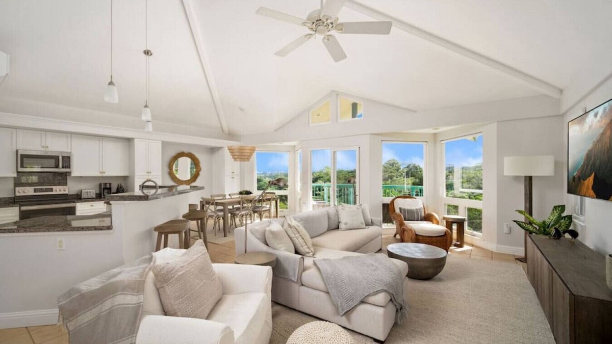 Kaiulani House | Luxurious Monthly North Shore Home in Gated Community
