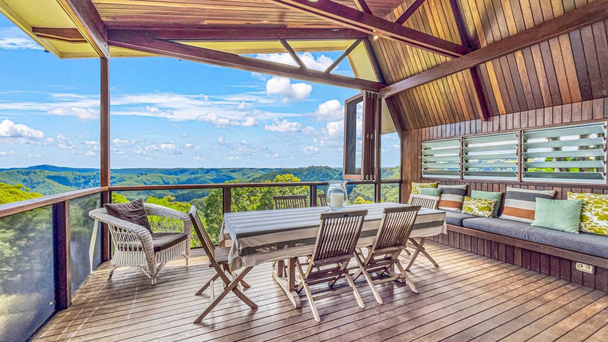 Booroobin House | Luxurious Mountain Retreat near Maleny