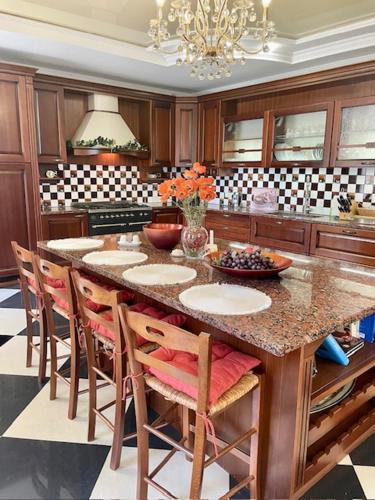 Yavory Apartment | Luxurious Oasis: Exquisite Apartment with Garden, Terrace, and Stylish Amenities