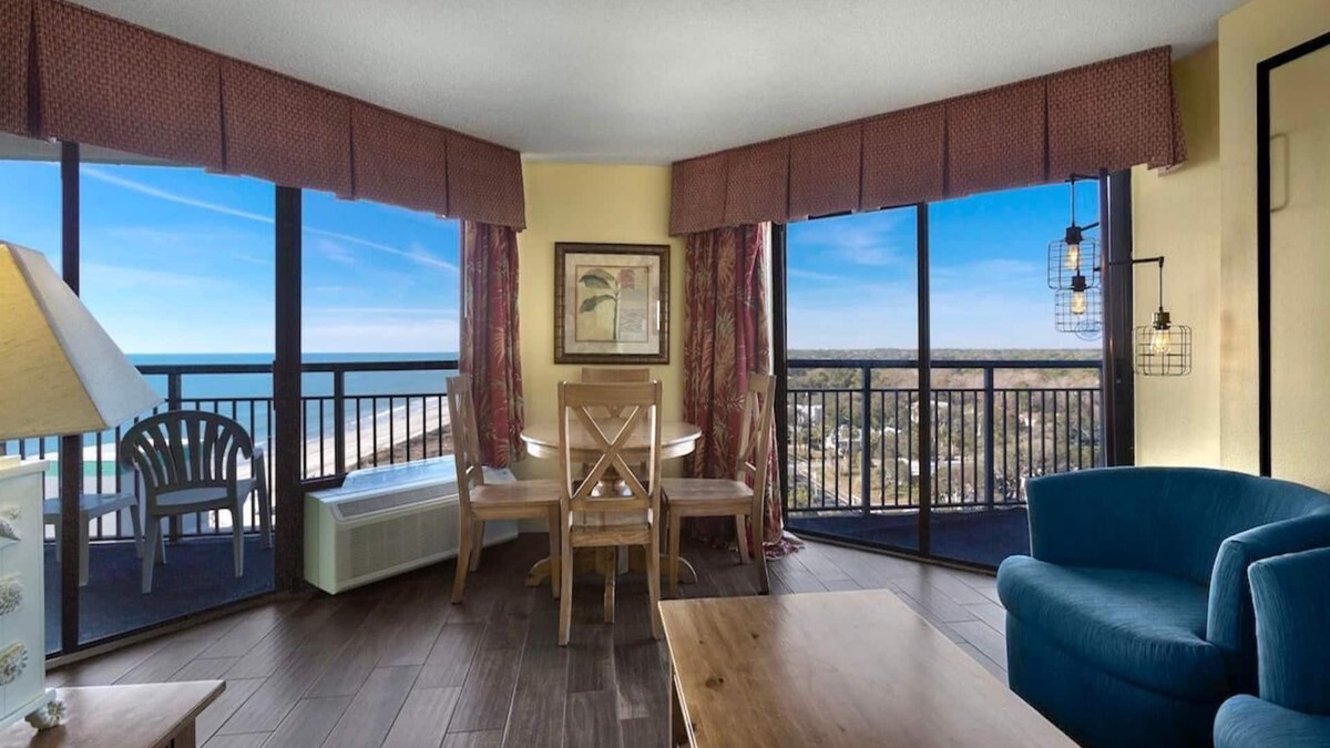 Myrtle Beach Hotel | Luxurious Ocean View Ste w/Hot Breakfast 16th Flr