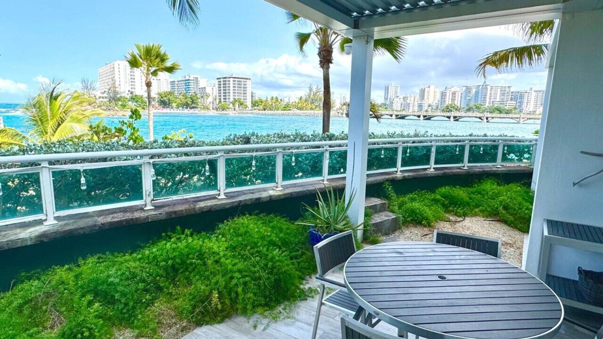 Puerta de Tierra Apartment | Luxurious Oceanfront 2 bedroom 3 baths in Condado
