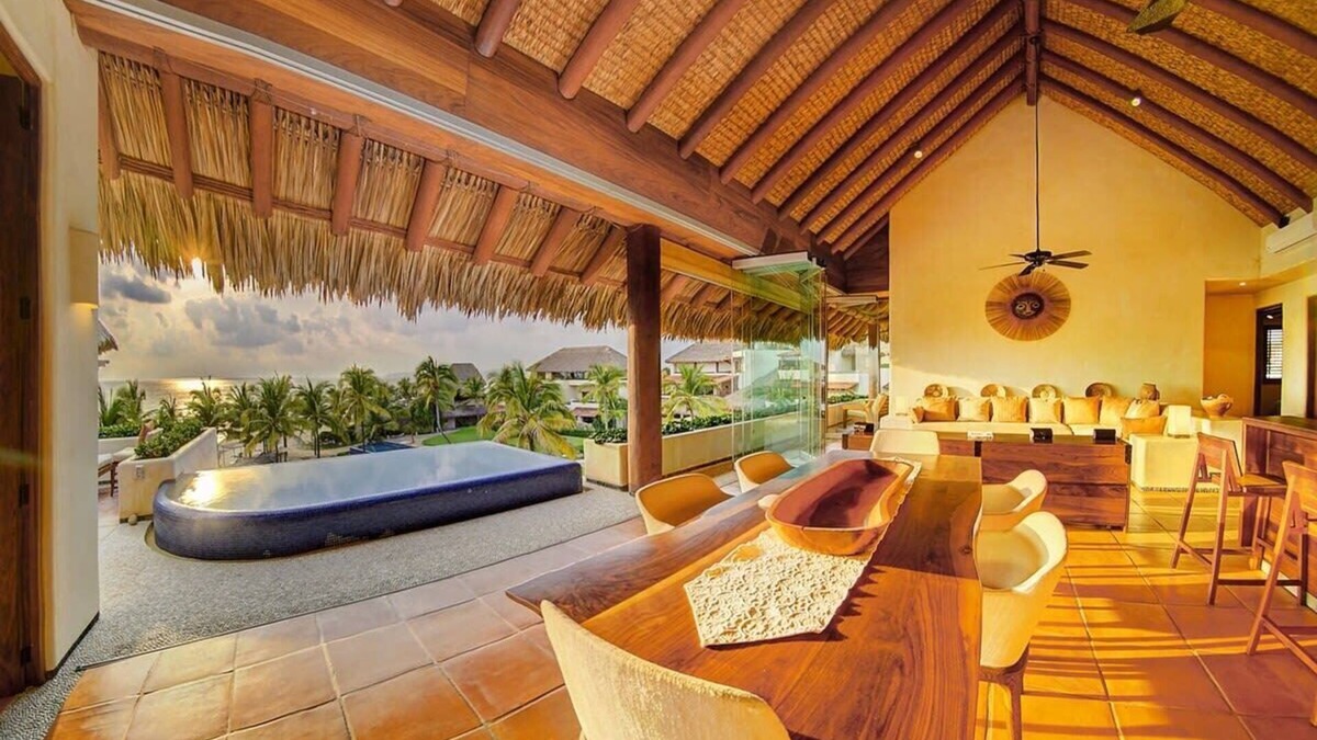 Ixtapa - Zihuatanejo Villa | Luxurious Oceanview Penthouse in Playa Blanca