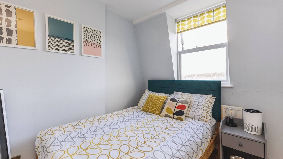 West Kensington Apartment | Luxurious One Bedroom Flat in Kensington Olympia - W14