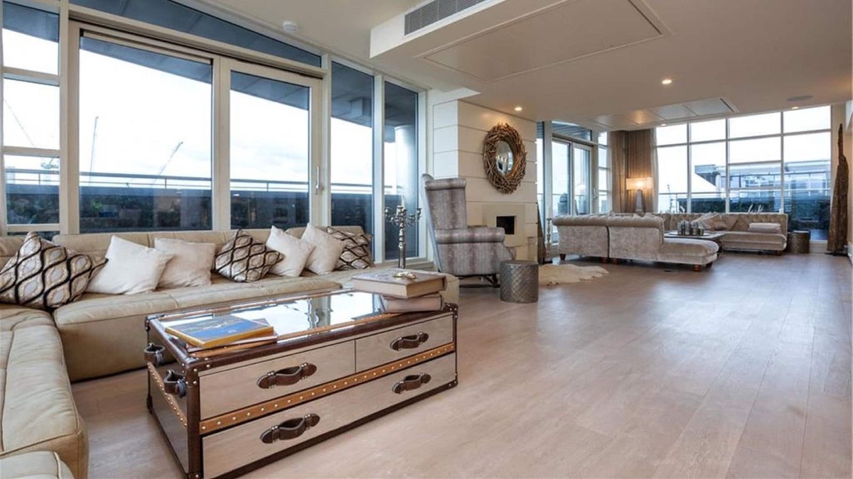 Castlefield Apartment | Luxurious Penthouse with a beautifully landscaped terrace