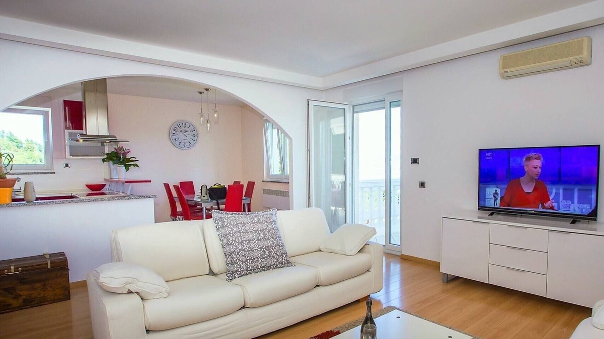 Icici Apartment | Luxurious penthouse suite with sea view