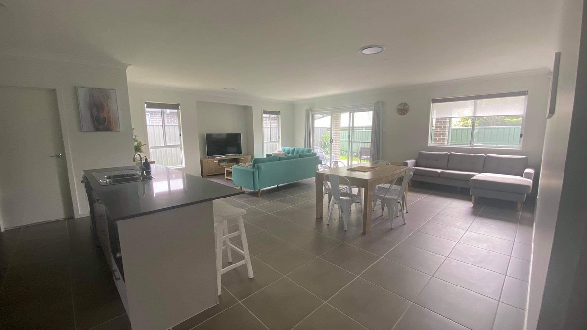Shoalhaven Heads House | Luxurious private coastal house, walk to 7 mile beach and Shoalhaven river.