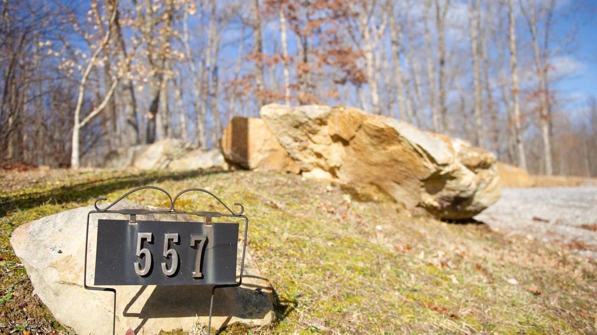 Dunlap House | Luxurious & private cabin located near Chattanooga & three beautiful state parks