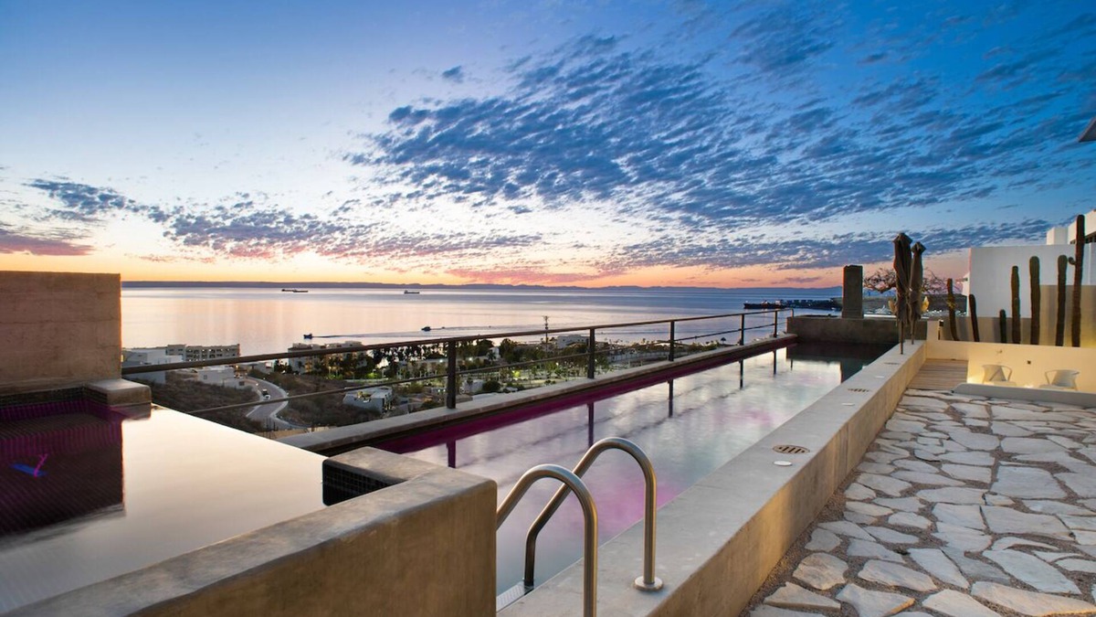 La Paz Villa | Luxurious Residence with Panoramic Views to the Sea of Cortés