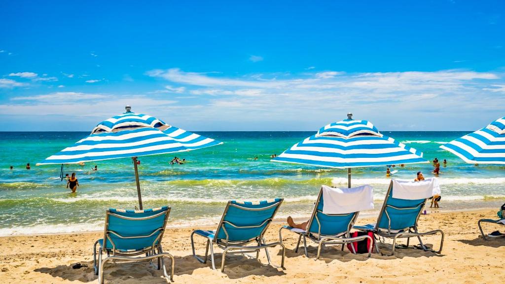 Hallandale Beach Apartment | Luxurious Resort Apartment in Hallandale Beach