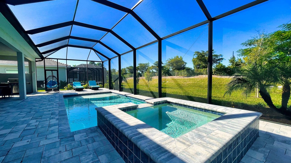 Naples House | Luxurious Retreat in Naples Reserve! 3 Bedroom Pool House, unwind in style!