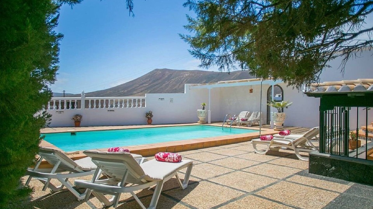 Macher Villa | Luxurious Rustic House | Villa Nicolivos | Beautiful Seaviews | Macher |.