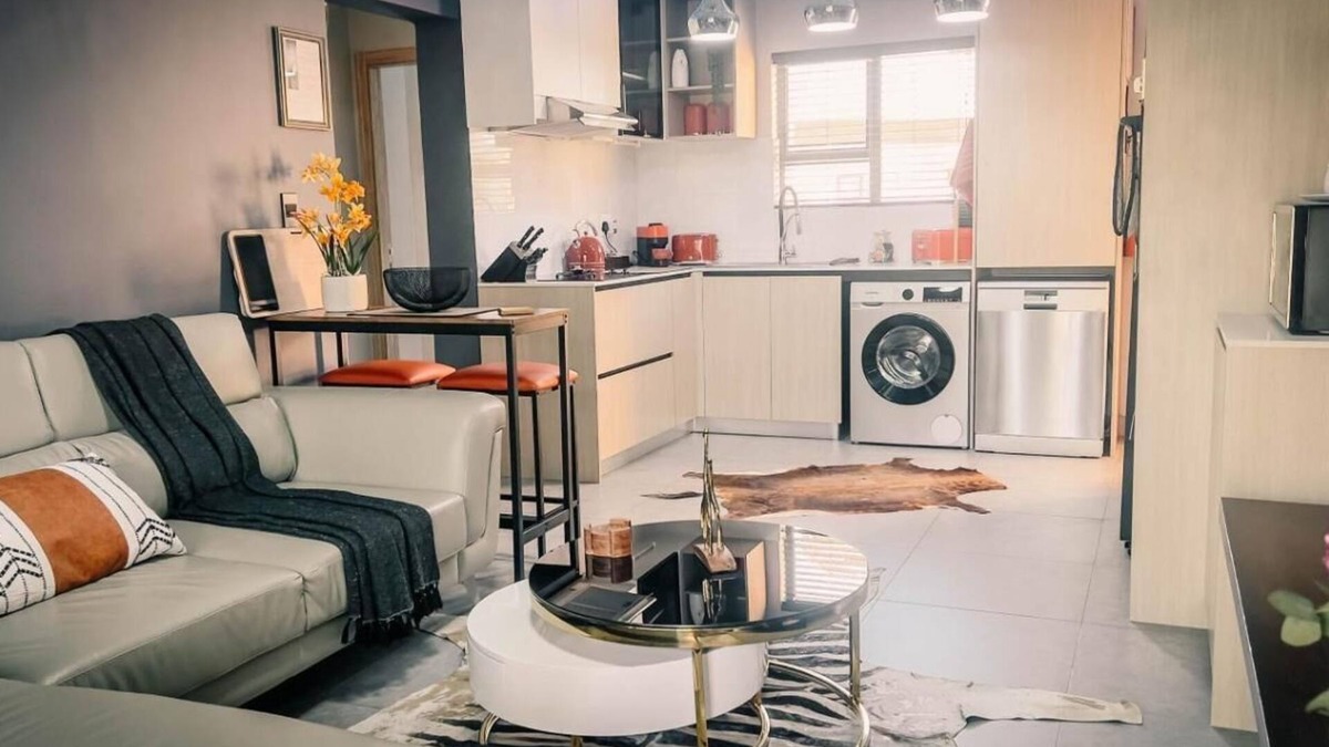 Ekurhuleni Apartment | Luxurious Self-catering Apartment in Benoni With Private Entrance