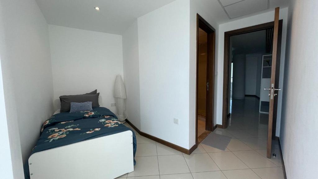 Dubai Festival City House | Luxurious Single Room- Olive