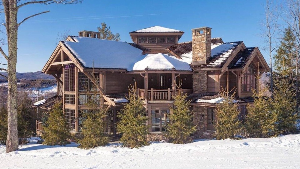 Windham Ski Chalet | Luxurious ski in/out, 3-story chalet directly on the slopes of Windham Mountain