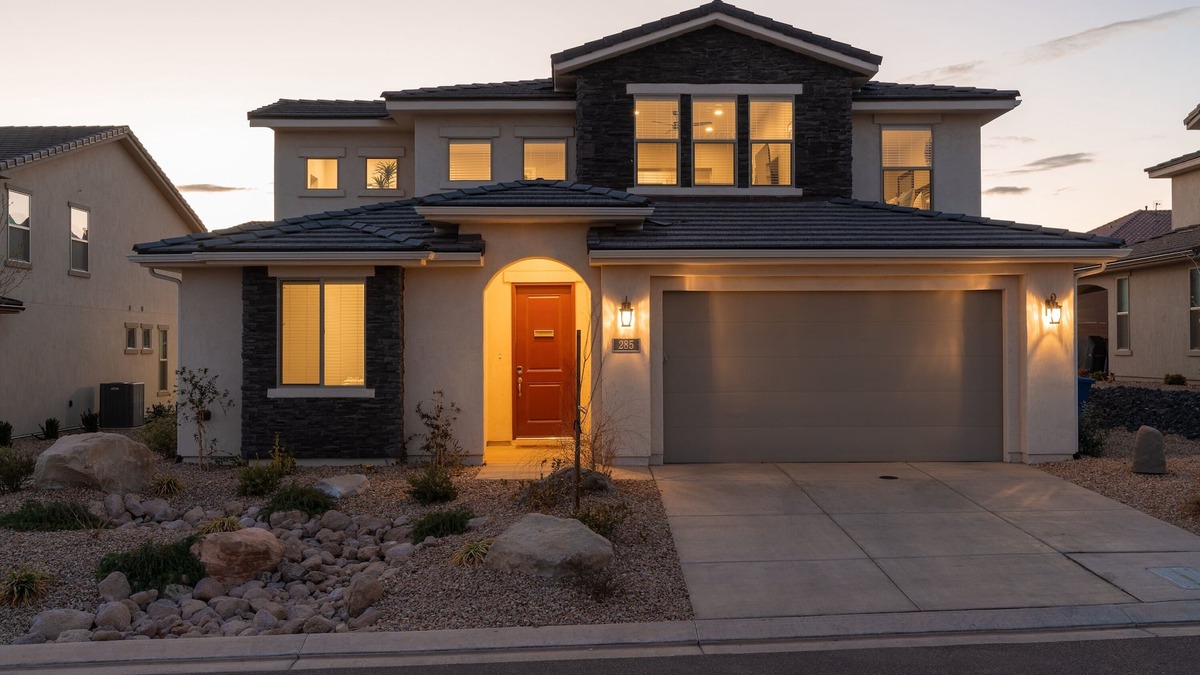 Washington House | Luxurious Southern Utah Villa by Redawning