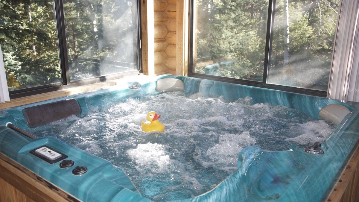 Duck Creek Village Cabin | Luxurious spa cabin