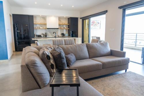 Cole Bay Apartment | Luxurious Sunset Lagoon View