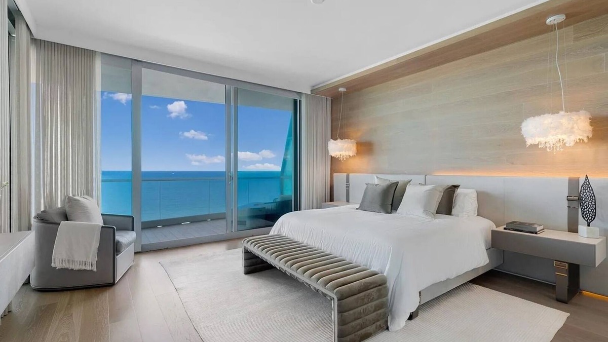 Surfside Apartment | Luxurious Three Bedroom Oceanfront Residence
