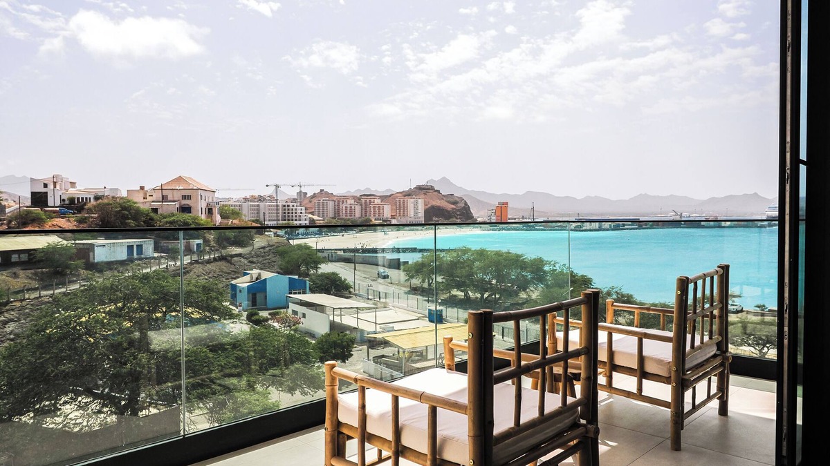 Mindelo Apartment | Luxurious three-room apartment fully equipped with sea and beach view.