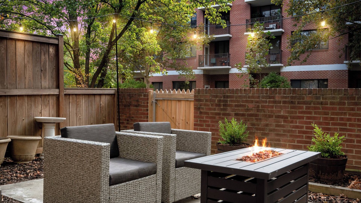 Ballston House | Luxurious Townhome ★ Heart of Arlington ★ Family-Friendly