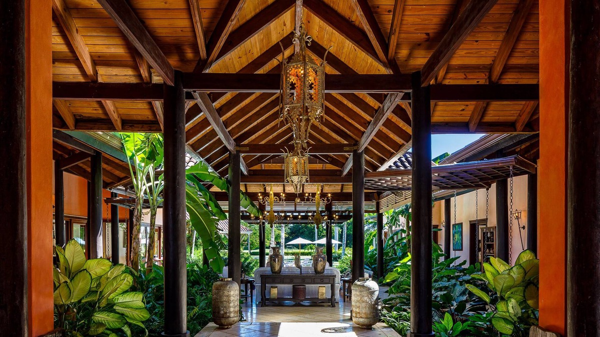 Los Mangos Villa | Luxurious Tropical Villa close to the beach - Great cook fully staffed