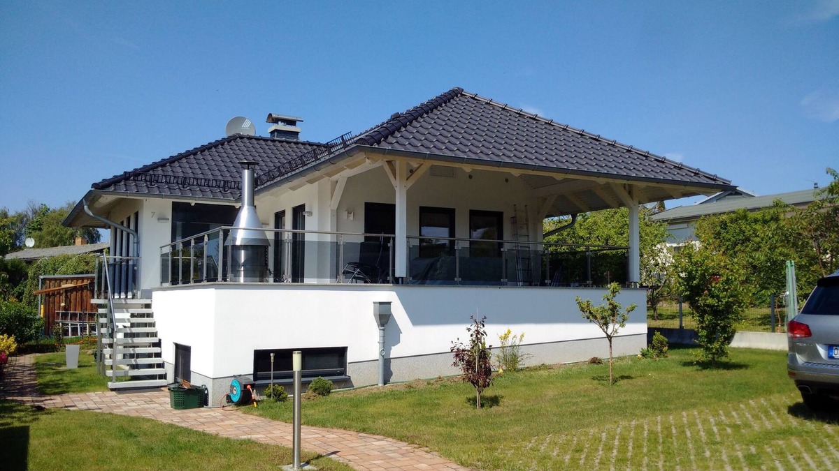 Alt Gaarz House | Luxurious vacation home in Rerik for 6 people with fireplace and sauna - just a 5-minute walk away