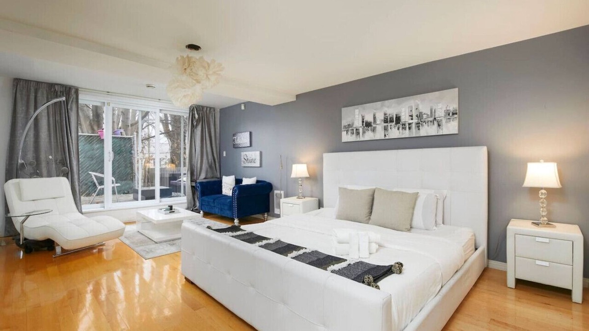 Little Burgundy Villa | Luxurious Villa Griffintown Downtown Old Montreal