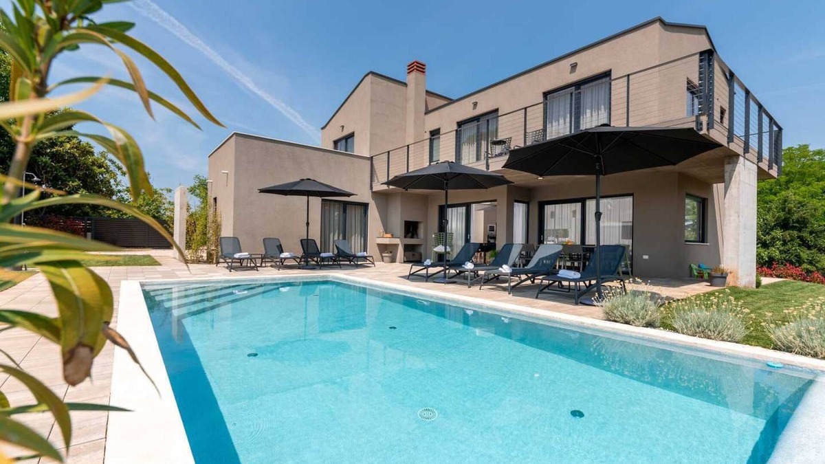 Farini Villa | Luxurious Villa Perlin with swimming pool