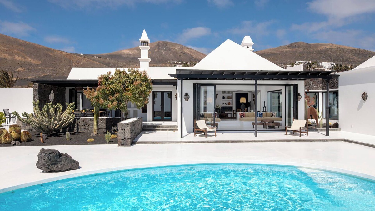 Macher Villa | Luxurious Villa with Pool, Panoramic Views, Terrace, Garden, Air Conditioning and Wi-Fi