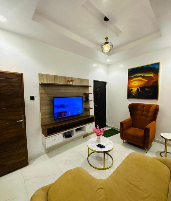 Alimosho Apartment | Luxury 1 bed + Wi-Fi & Pool