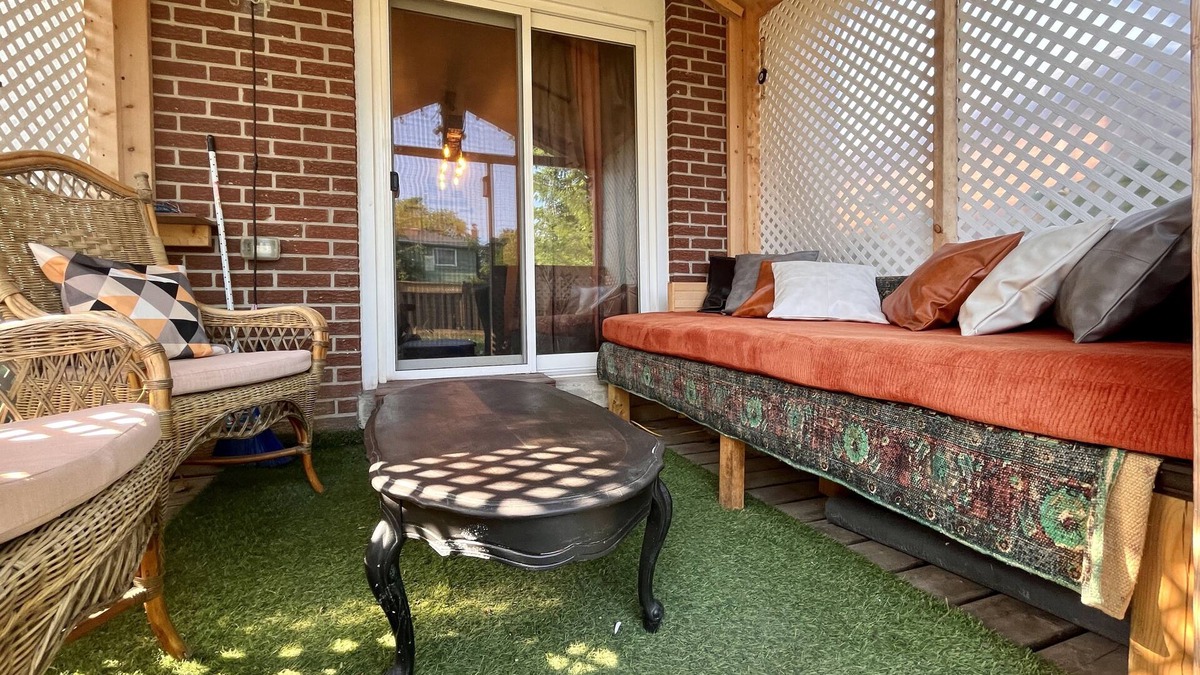 Pickering House | Luxury 1-bedroom 1-parking downtown Pickering