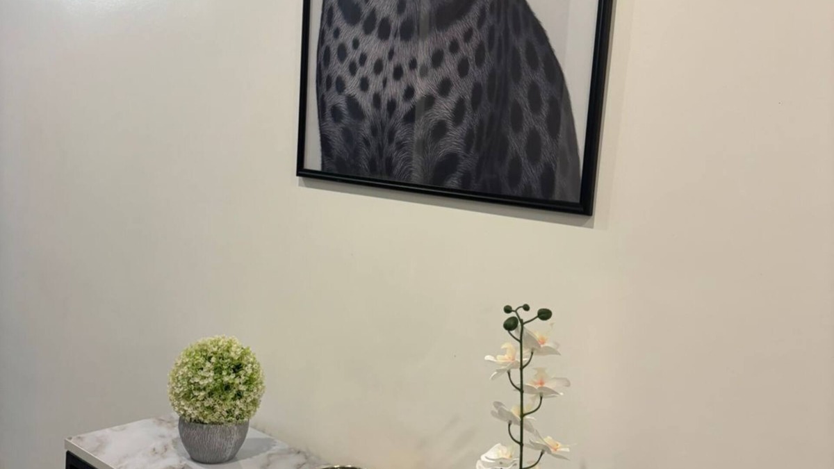 Thompson Estate Apartment | Luxury 1-bedroom apartment with WiFi ,Heated pool in vibrant Up-scale Nairobi