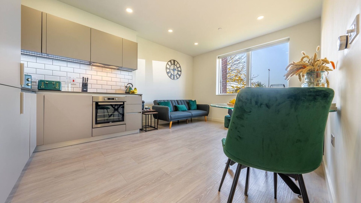 Stevenage Apartment | Luxury 1 Bedroom Serviced Apartment in the Heart of Stevenage
