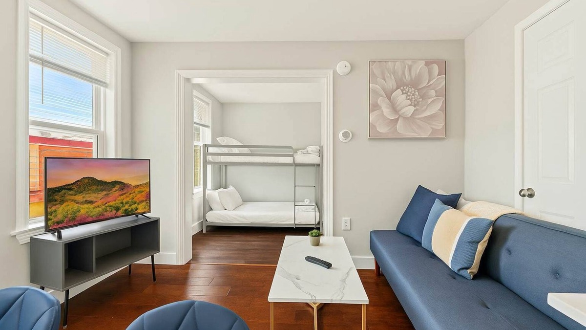 Southwark Apartment | Luxury 1BD | 5 Beds | Queens Village