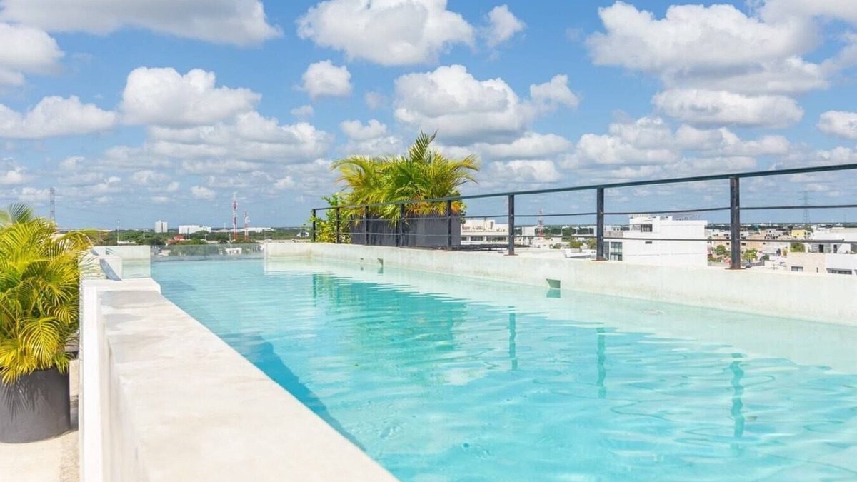 Tohoku Apartment | Luxury 1BD Condo 3 blk from 5th Ave W/PoolandParking